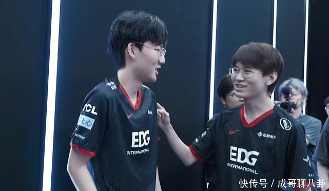 次禁区内抢 次禁区内抢