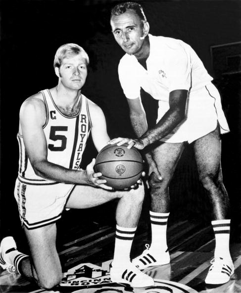 他在攻防两 他在攻防两