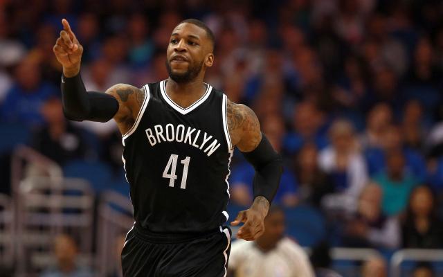 西蒙2020年以来国家队点球大战7次扑点，同期仅少于大马丁.