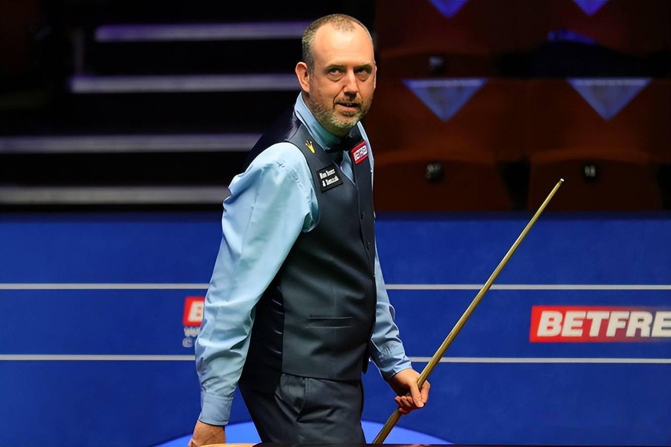 一位年轻棋 一位年轻棋